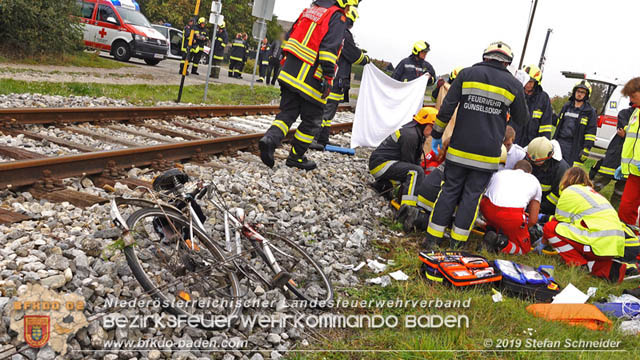 20191014 Pensionist mit Rad bei einem unbeschranktem Bahnbergang in Tattendorf von Zug erfasst und schwer verletzt  Foto:  Stefan Schneider