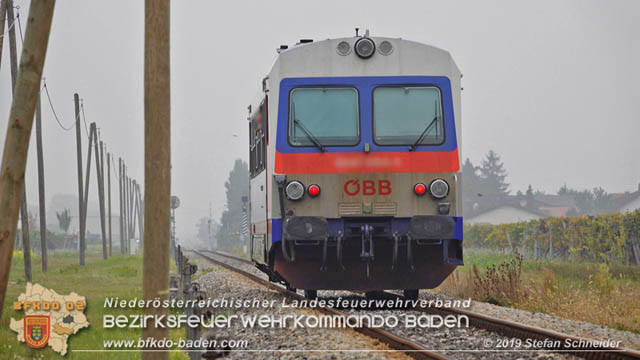 20191014 Pensionist mit Rad bei einem unbeschranktem Bahnbergang in Tattendorf von Zug erfasst und schwer verletzt  Foto:  Stefan Schneider