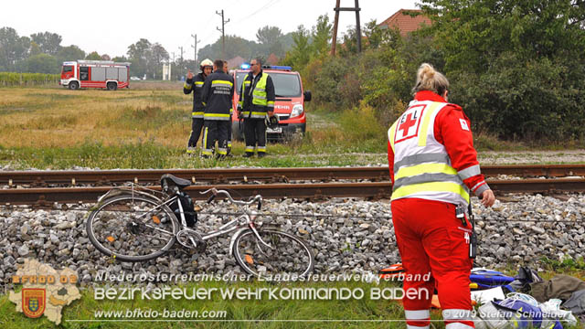 20191014 Pensionist mit Rad bei einem unbeschranktem Bahnübergang in Tattendorf von Zug erfasst und schwer verletzt Foto: © Stefan Schneider 20191014 Pensionist mit Rad bei einem unbeschranktem Bahnübergang in Tattendorf von Zug erfasst und schwer verletzt Foto: © Stefan Schneider