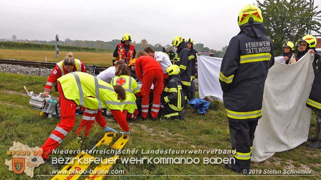 20191014 Pensionist mit Rad bei einem unbeschranktem Bahnbergang in Tattendorf von Zug erfasst und schwer verletzt  Foto:  Stefan Schneider