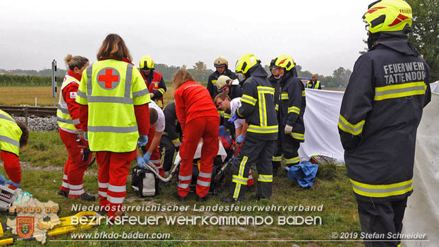 20191014 Pensionist mit Rad bei einem unbeschranktem Bahnbergang in Tattendorf von Zug erfasst und schwer verletzt  Foto:  Stefan Schneider