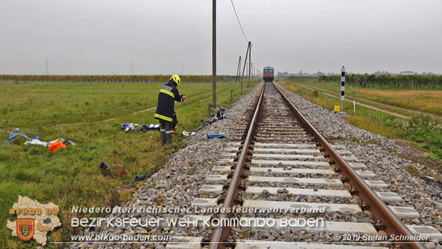 20191014 Pensionist mit Rad bei einem unbeschranktem Bahnbergang in Tattendorf von Zug erfasst und schwer verletzt  Foto:  Stefan Schneider