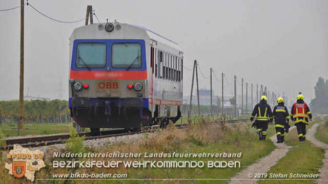 20191014 Pensionist mit Rad bei einem unbeschranktem Bahnübergang in Tattendorf von Zug erfasst und schwer verletzt Foto: © Stefan Schneider 20191014 Pensionist mit Rad bei einem unbeschranktem Bahnübergang in Tattendorf von Zug erfasst und schwer verletzt Foto: © Stefan Schneider