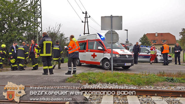 20191014 Pensionist mit Rad bei einem unbeschranktem Bahnübergang in Tattendorf von Zug erfasst und schwer verletzt Foto: © Stefan Schneider 20191014 Pensionist mit Rad bei einem unbeschranktem Bahnübergang in Tattendorf von Zug erfasst und schwer verletzt Foto: © Stefan Schneider