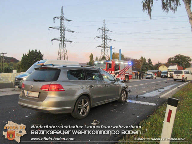 20191021 Auffahrunfall auf der LB18 bei Pottenstein mit 4 beteilgten Fahrzeugen  Foto: © Markus Hackl FF Pottenstein