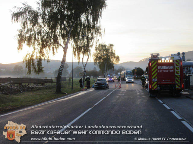 20191021 Auffahrunfall auf der LB18 bei Pottenstein mit 4 beteilgten Fahrzeugen  Foto: © Markus Hackl FF Pottenstein