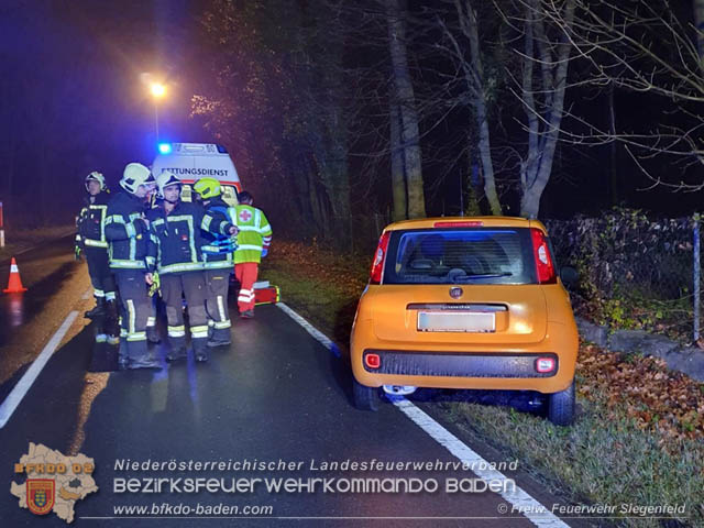 Verkehrsunfall in den Abendstunden auf der LB210 im Helenental  Foto:  Michael Baumgartner FF Siegenfeld 