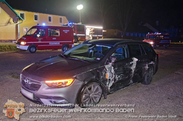 Verkehrsunfall in den Abendstunden auf der LB210 im Helenental  Foto:  Stefan Schneider FF Baden-Stadt