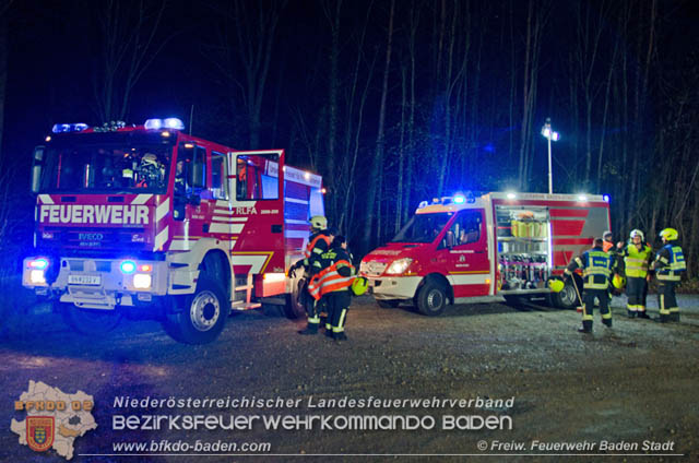 Verkehrsunfall in den Abendstunden auf der LB210 im Helenental  Foto:  Stefan Schneider FF Baden-Stadt