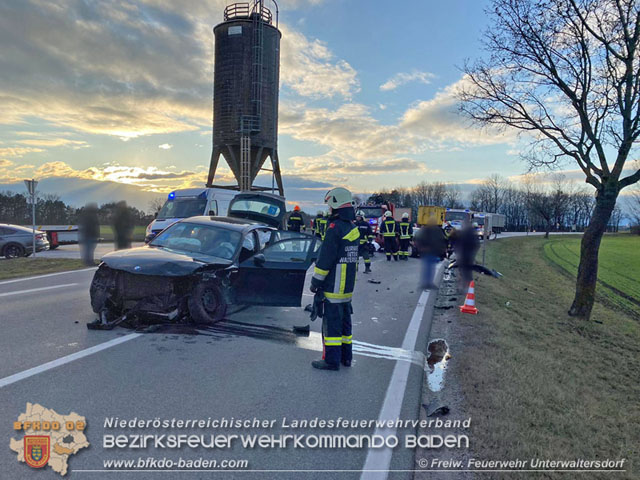 20191227 Verkehrsunfall zwischen Unterwaltersdorf und Reisenberg  Fotos:  Freiwillige Feuerwehr Unterwaltersdorf