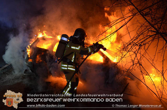 20200101 Fahrzeugbrand nach Verkehrsunfall auf der LB210 bei Ebreichsdorf  Foto: © Thomas Lenger Monatsrevue.at