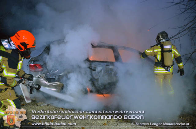 20200101 Fahrzeugbrand nach Verkehrsunfall auf der LB210 bei Ebreichsdorf  Foto: © Thomas Lenger Monatsrevue.at
