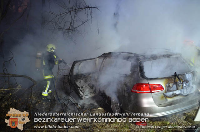 20200101 Fahrzeugbrand nach Verkehrsunfall auf der LB210 bei Ebreichsdorf  Foto: © Thomas Lenger Monatsrevue.at