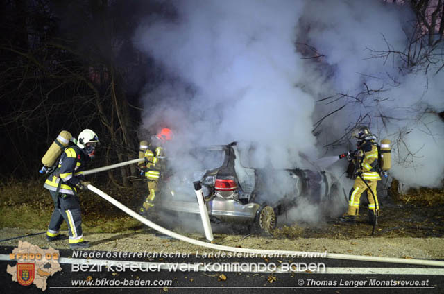 20200101 Fahrzeugbrand nach Verkehrsunfall auf der LB210 bei Ebreichsdorf  Foto: © Thomas Lenger Monatsrevue.at