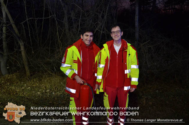 20200101 Fahrzeugbrand nach Verkehrsunfall auf der LB210 bei Ebreichsdorf Foto: © Thomas Lenger Monatsrevue.at 20200101 Fahrzeugbrand nach Verkehrsunfall auf der LB210 bei Ebreichsdorf Foto: © Thomas Lenger Monatsrevue.at