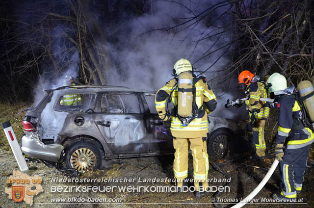 20200101 Fahrzeugbrand nach Verkehrsunfall auf der LB210 bei Ebreichsdorf  Foto: © Thomas Lenger Monatsrevue.at