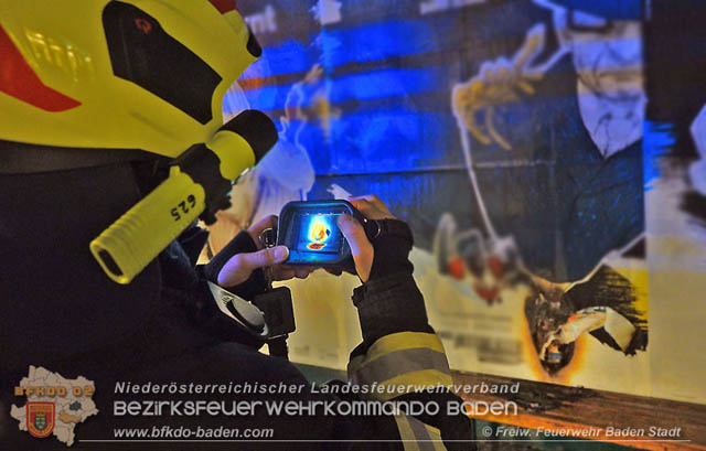 20200106 Holz-Sitzbank bei WLB Haltestelle Viadukt Baden in Brand gesetzt  Foto:  Freiwillige Feuerwehr Baden-Stadt