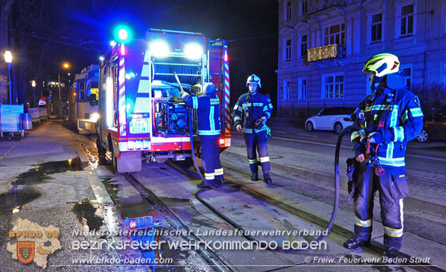 20200106 Holz-Sitzbank bei WLB Haltestelle Viadukt Baden in Brand gesetzt  Foto:  Freiwillige Feuerwehr Baden-Stadt