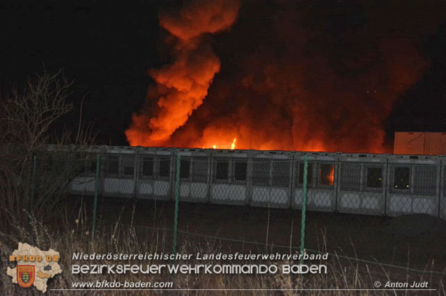 20200112 Brand am ehemaligen Firmengelände Petersen in Traiskirchen Möllersdorf Fotos: © Anton Judt 20200112 Brand am ehemaligen Firmengelände Petersen in Traiskirchen Möllersdorf Fotos: © Anton Judt