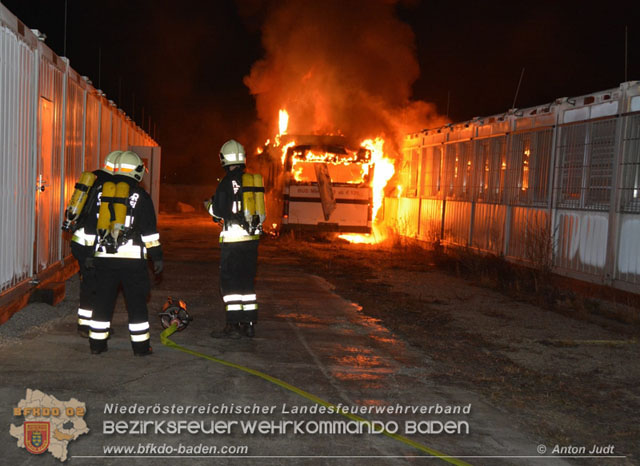 20200112 Brand am ehemaligen Firmengelände Petersen in Traiskirchen Möllersdorf Fotos: © Anton Judt 20200112 Brand am ehemaligen Firmengelände Petersen in Traiskirchen Möllersdorf Fotos: © Anton Judt