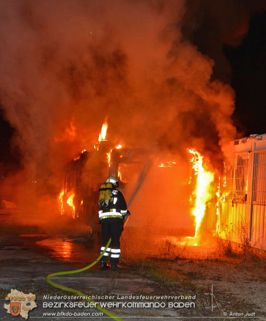 20200112 Brand am ehemaligen Firmengelände Petersen in Traiskirchen Möllersdorf Fotos: © Anton Judt 20200112 Brand am ehemaligen Firmengelände Petersen in Traiskirchen Möllersdorf Fotos: © Anton Judt