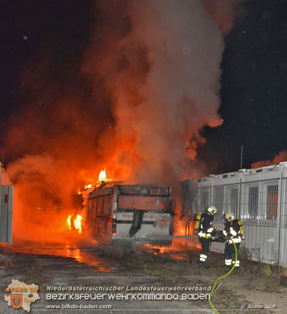 20200112 Brand am ehemaligen Firmengelnde Petersen in Traiskirchen Mllersdorf   Fotos:  Anton Judt