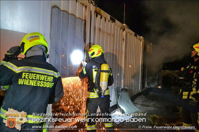 20200112 Brand am ehemaligen Firmengelände Petersen in Traiskirchen Möllersdorf Fotos: © FF Oeynhausen www.ffoe.eu 20200112 Brand am ehemaligen Firmengelände Petersen in Traiskirchen Möllersdorf Fotos: © FF Oeynhausen www.ffoe.eu