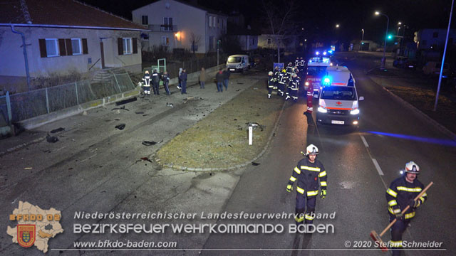 20200123 Spektakulärer Verkehrsunfall im Sooßer Ortsgebiet Foto: © Stefan Schneider 20200123 Spektakulärer Verkehrsunfall im Sooßer Ortsgebiet Foto: © Stefan Schneider