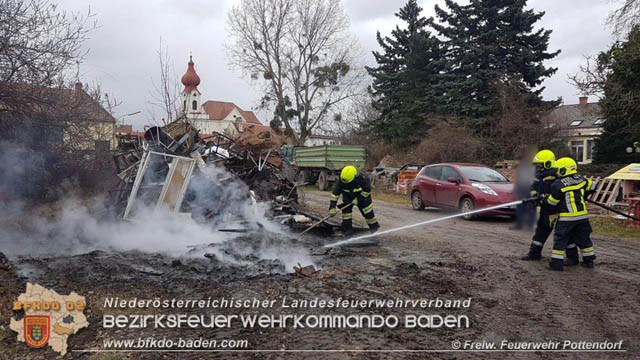 20200204 Strumtief "Petra" - Illegales Verbrennen von Sperrmüll in Pottendorf  Foto: FF Pottendorf