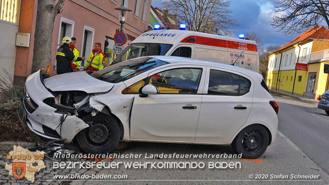 20200205 Verkehrsunfall in Teesdorf  Foto:  Stefan Schneider