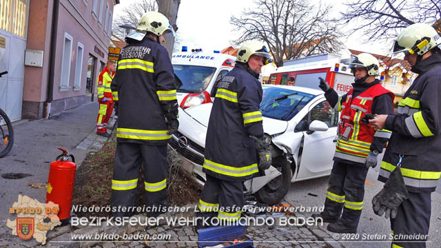 20200205 Verkehrsunfall in Teesdorf  Foto:  Stefan Schneider