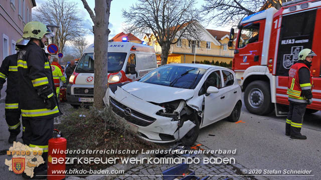 20200205 Verkehrsunfall in Teesdorf  Foto: © Stefan Schneider