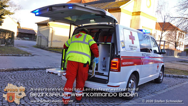 20200205 Verkehrsunfall in Teesdorf  Foto:  Stefan Schneider