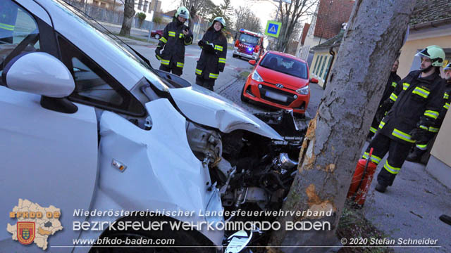 20200205 Verkehrsunfall in Teesdorf  Foto:  Stefan Schneider