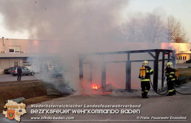 20200208 Brand einer Wertstoffsammelstelle im Gewerbepark Enzesfeld  Foto:  Freiwillige Feuerwehr Enzesfeld