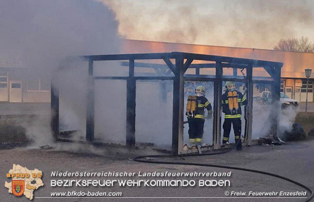 20200208 Brand einer Wertstoffsammelstelle im Gewerbepark Enzesfeld  Foto:  Freiwillige Feuerwehr Enzesfeld