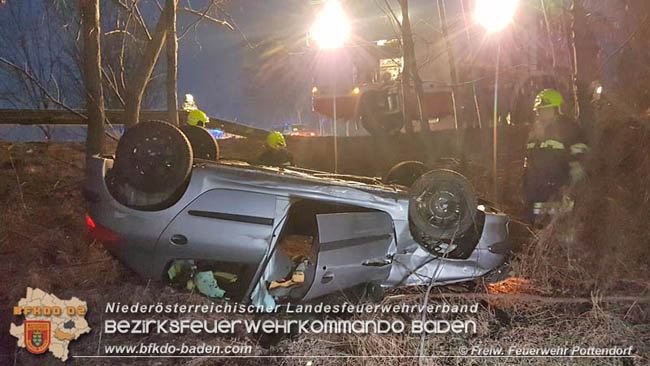 20200209 Verkehrsunfall auf der LB60 bei Pottendorf Foto:  Freiwillige Feuerwehr Pottendorf