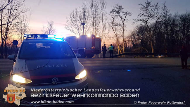 20200209 Verkehrsunfall auf der LB60 bei Pottendorf Foto:  Freiwillige Feuerwehr Pottendorf