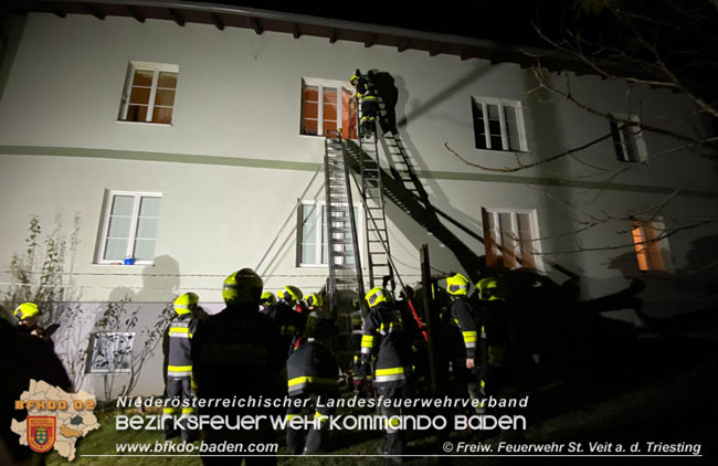 20200311 Türöffnung nach Unfall in Wohnung in St.Veit a.d. Triesting   Foto: © Max Weibauer FF St.Veit