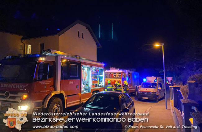 20200311 Türöffnung nach Unfall in Wohnung in St.Veit a.d. Triesting   Foto: © Max Weibauer FF St.Veit
