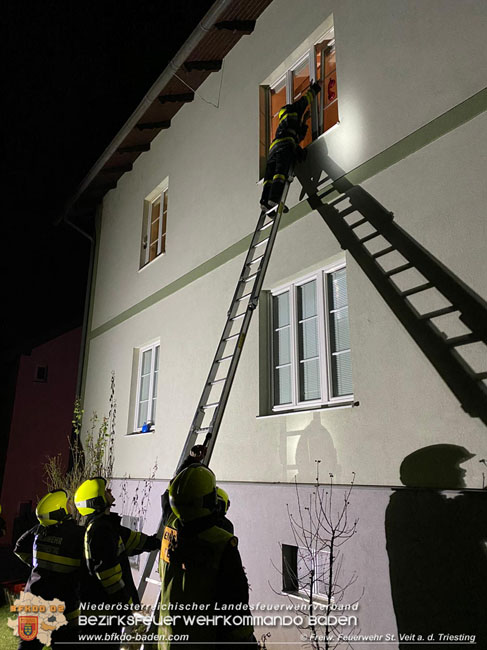 20200311 Türöffnung nach Unfall in Wohnung in St.Veit a.d. Triesting   Foto: © Max Weibauer FF St.Veit