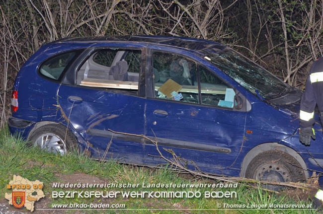 20200319 Fahrzeugüberschlag auf der L4049 zwischen Unterwaltersdorf und Wampersdorf Foto: © Thomas Lenger Monatsrevue.at 20200319 Fahrzeugüberschlag auf der L4049 zwischen Unterwaltersdorf und Wampersdorf Foto: © Thomas Lenger Monatsrevue.at