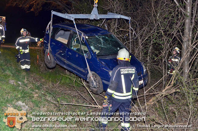 20200319 Fahrzeugüberschlag auf der L4049 zwischen Unterwaltersdorf und Wampersdorf Foto: © Thomas Lenger Monatsrevue.at 20200319 Fahrzeugüberschlag auf der L4049 zwischen Unterwaltersdorf und Wampersdorf Foto: © Thomas Lenger Monatsrevue.at