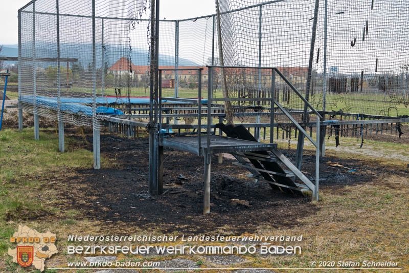 20200320  Brand einer Wiese und Trampolin in Soo  Foto:  Stefan Schneider 