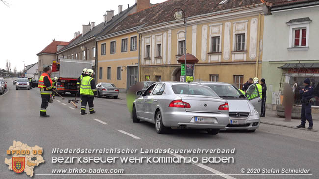 20200322 Verkehrsunfall mit 4 beschdigten Fahrzeugen in Traiskirchen  Foto:  Stefan Schneider