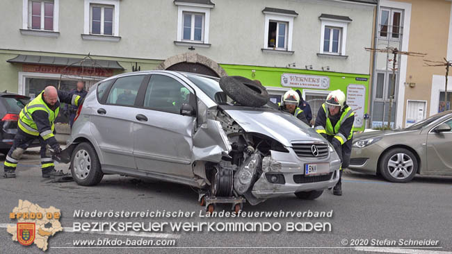 20200322 Verkehrsunfall mit 4 beschdigten Fahrzeugen in Traiskirchen  Foto:  Stefan Schneider