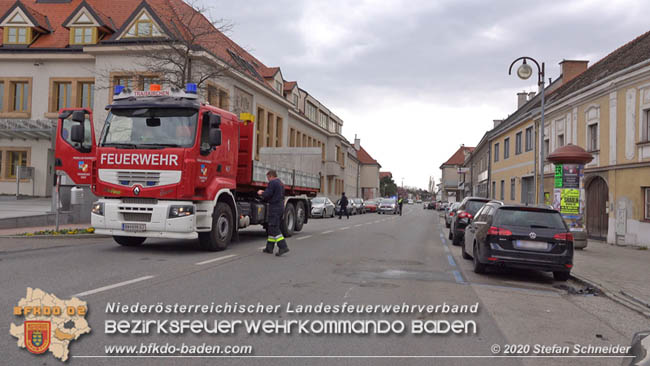 20200322 Verkehrsunfall mit 4 beschdigten Fahrzeugen in Traiskirchen  Foto:  Stefan Schneider