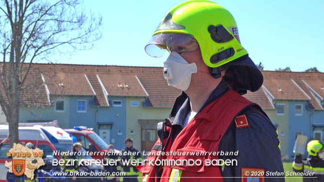 20200408 Brand einer Hecke und der angrenzenden Garage in Trumau Foto: © Stefan Schneider 20200408 Brand einer Hecke und der angrenzenden Garage in Trumau Foto: © Stefan Schneider