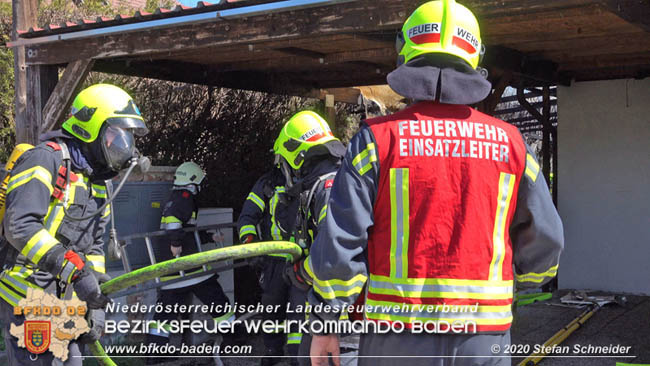 20200408 Brand einer Hecke und der angrenzenden Garage in Trumau Foto: © Stefan Schneider 20200408 Brand einer Hecke und der angrenzenden Garage in Trumau Foto: © Stefan Schneider