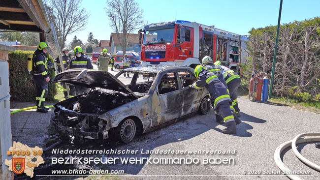 20200408 Brand einer Hecke und der angrenzenden Garage in Trumau  Foto: © Stefan Schneider